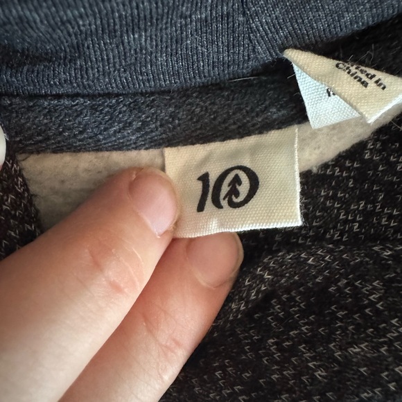 tentree Hoodie - Picture 6 of 8